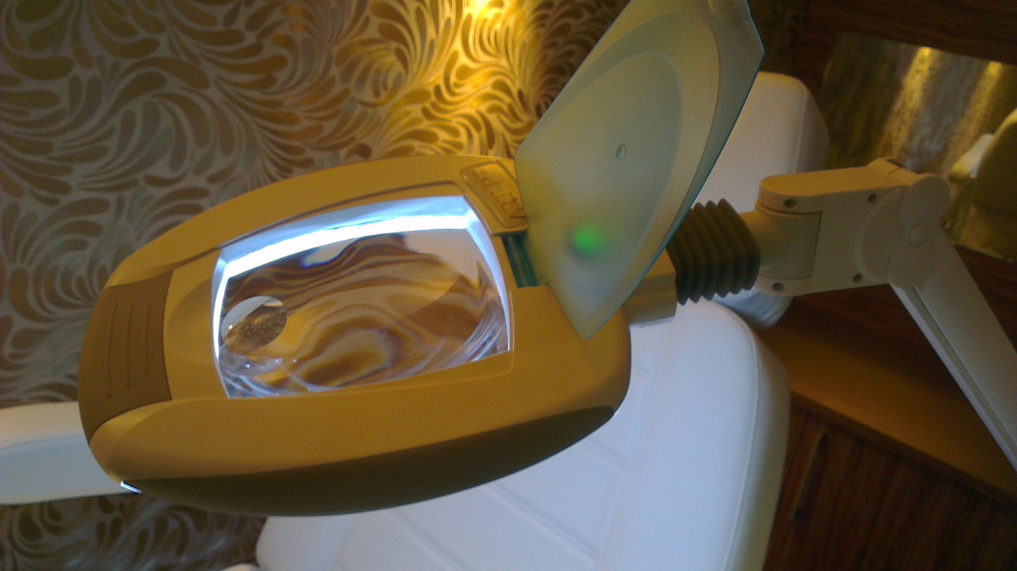 Kozmetična lupa z LED osvetlitvijo  Fox-1005 | Ampli |