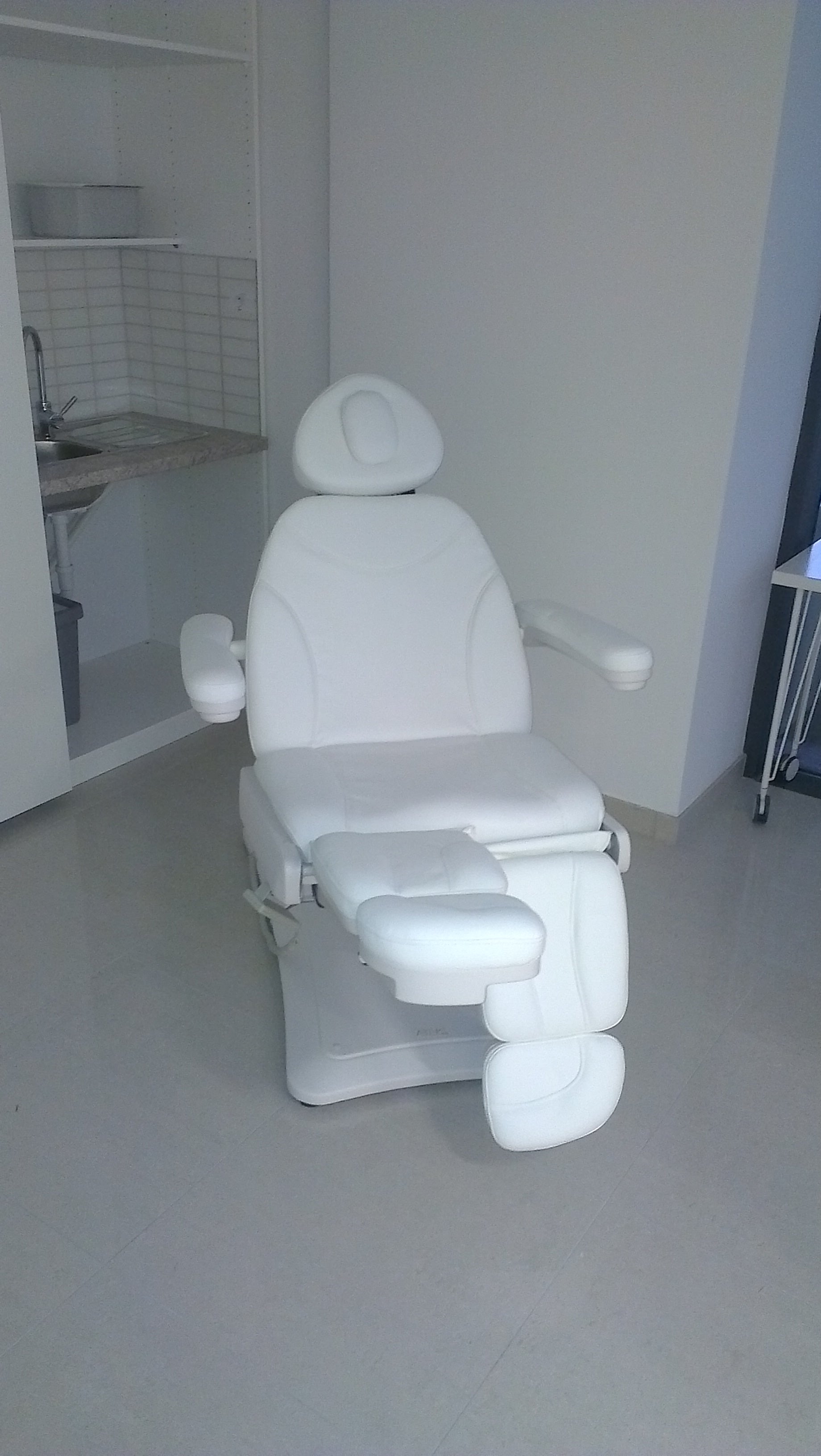 Stol za pedikuro- električni Fox-2235C