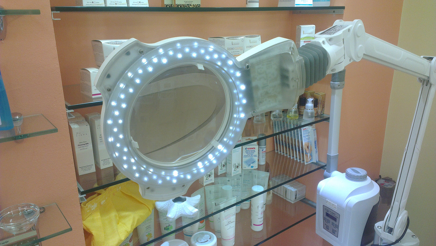 Kozmetična lupa z LED osvetlitvijo Fox-1006