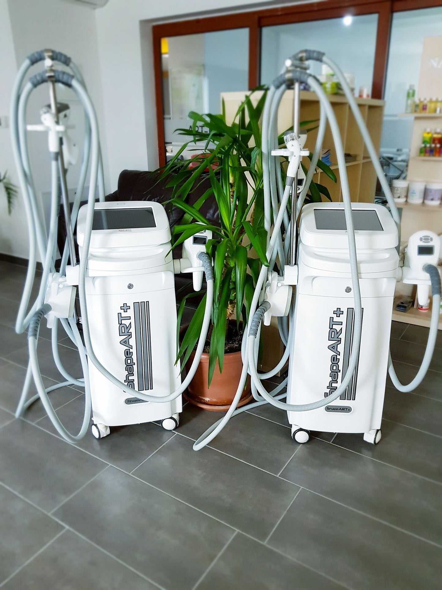 ShapeART+ 5v1 - napredna tehnologija za oblikovanje telesa