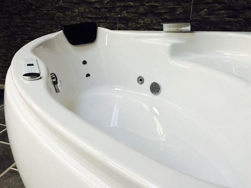 Masažna kad ART - Nightlife