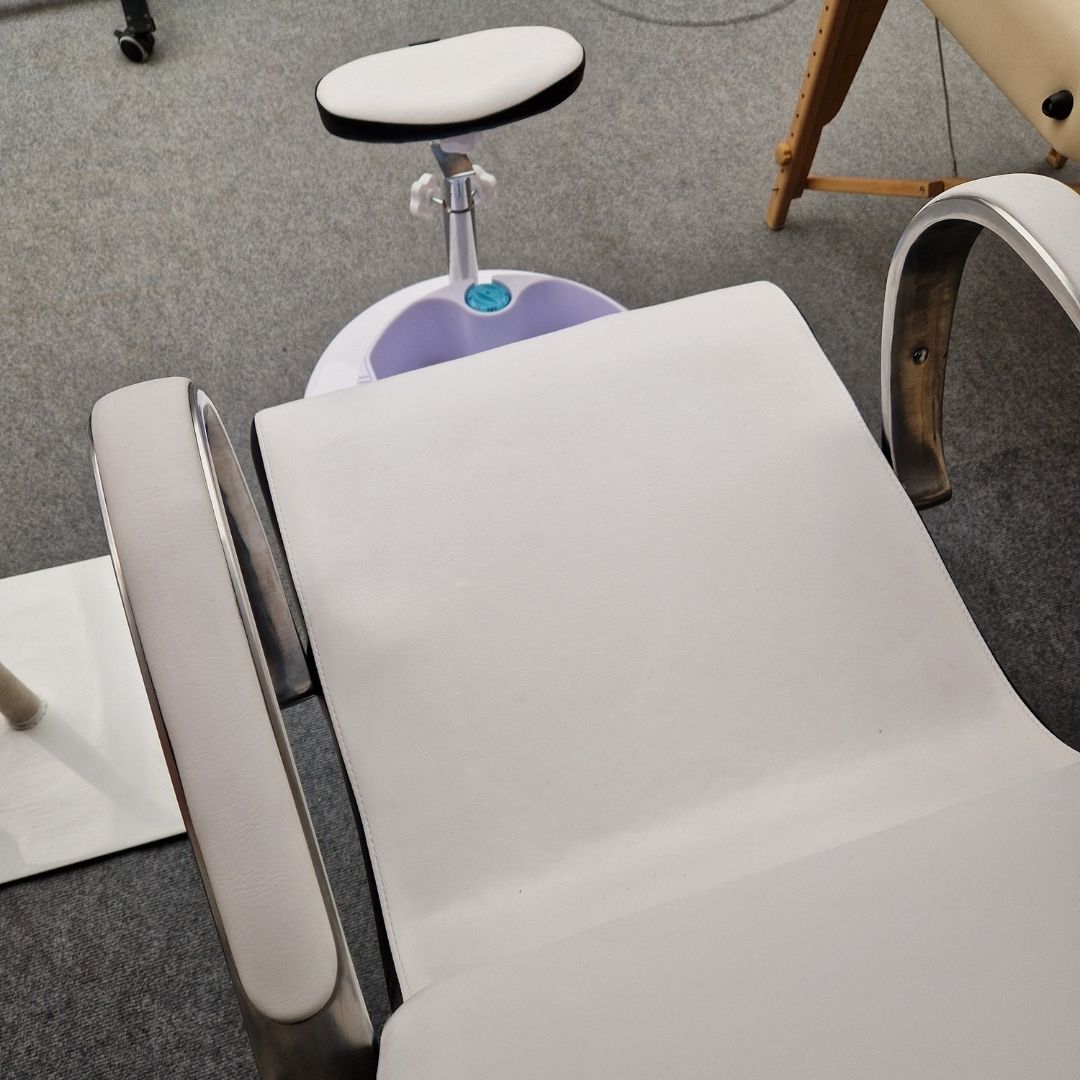 Pedikerski stol z banjico za pedikuro Lux AS308 - razstavni eksponat