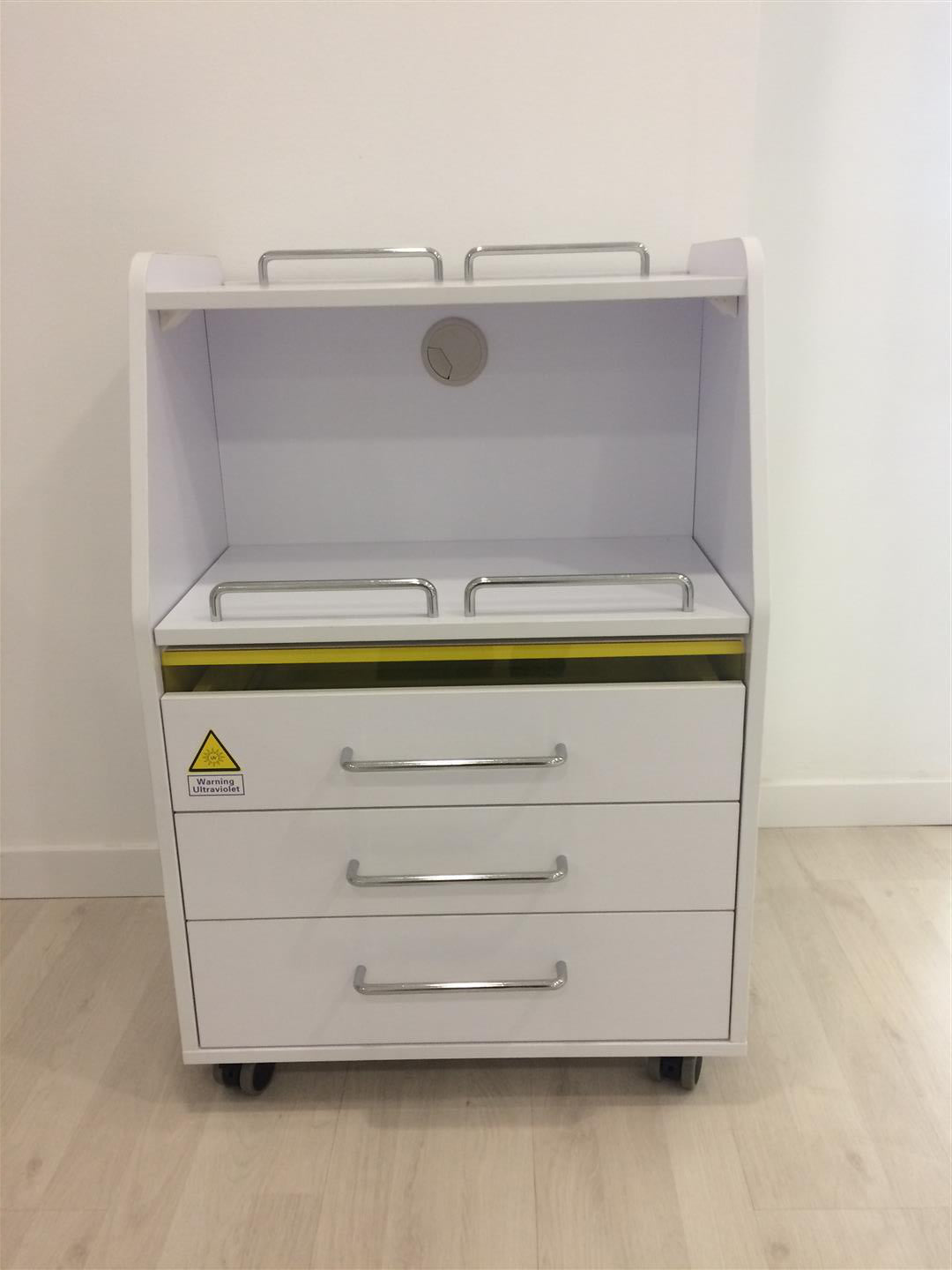 Voziček za odlaganje z UV sterilizatorjem in izvlečnim pladnjem | Fox-1032 | SPIN |