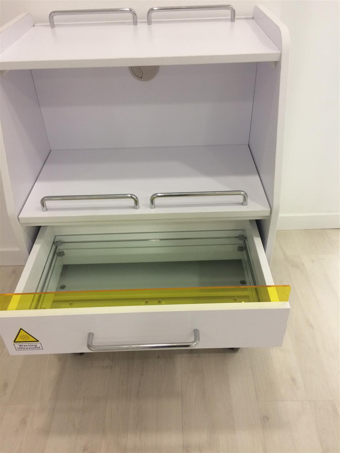 Voziček za odlaganje z UV sterilizatorjem in izvlečnim pladnjem | Fox-1032 | SPIN |